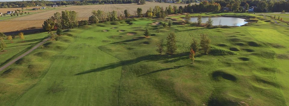 The approach and green on the 4th hole at Grey Hawk GC in LaGrange Ohio
