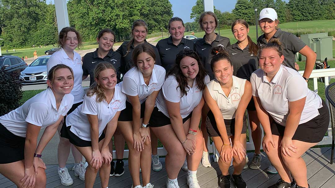 Lake Catholic and Chagrin Falls 2021 Girls Golf Teams