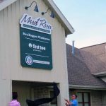Mud Run sign unveil Ray Kapper